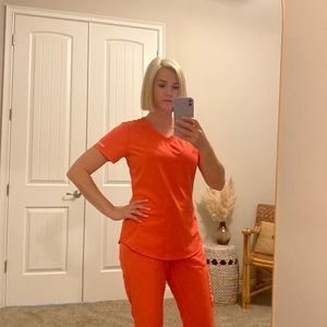 Scrub top and bottoms size small stretch